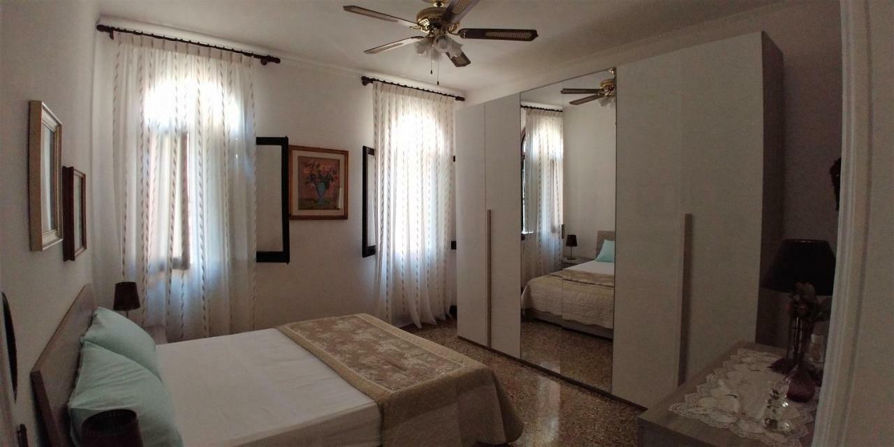 Casa Sabotino Apartment เวนิส ภายนอก รูปภาพ